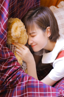 李彩宁
