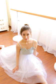 年轻女仆
